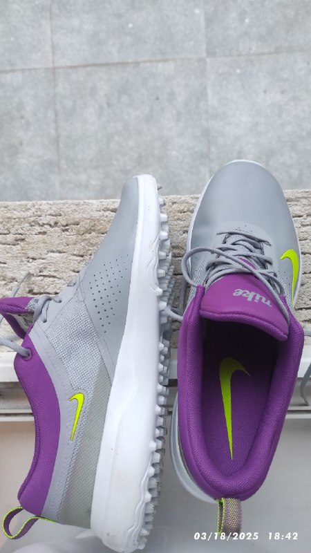 Новые, оригинал кроссовки nike, размер 41 2