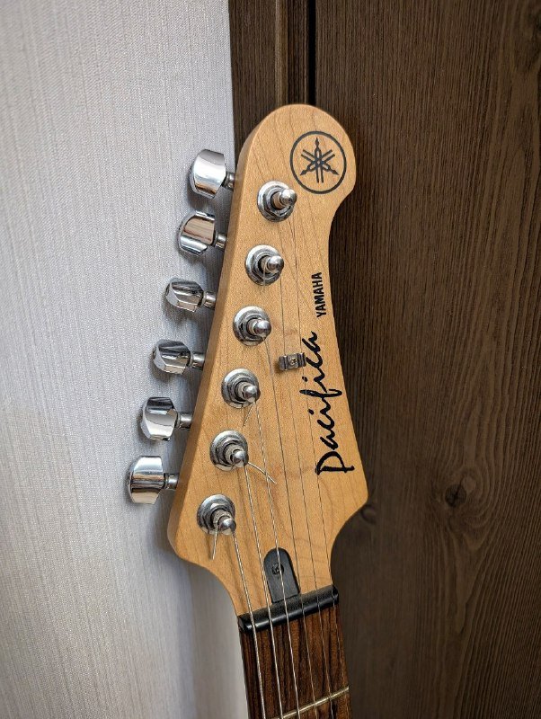 Электрогитара Yamaha Pacifica 112V 2
