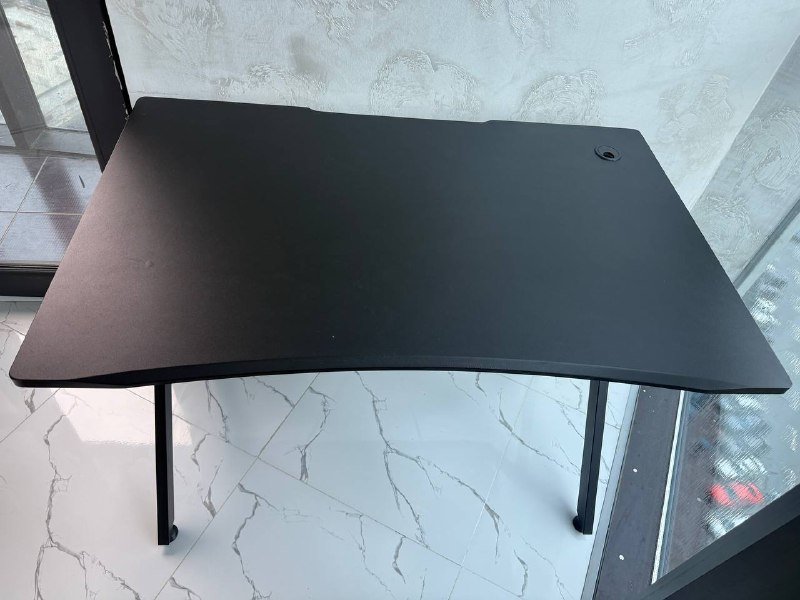 Игровой компьютерный стол Trust 3