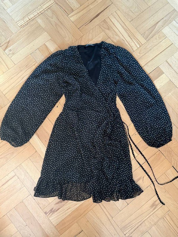 Черное платье, коричневое платье, платье-рубашка, платье в горошек, мини платье, белое платье, атласное платье, бежевый свитер, серый свитер 7