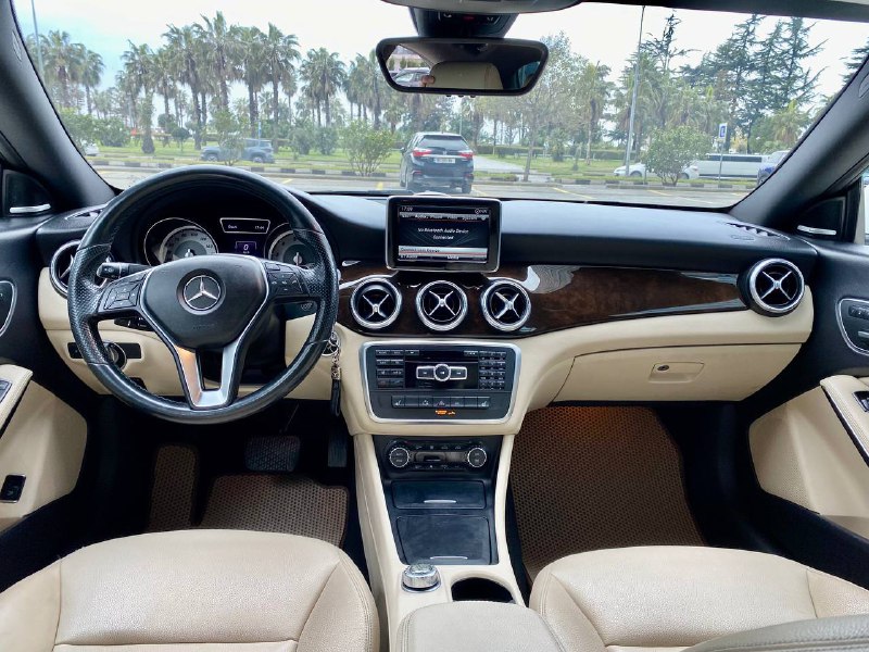 CLA250 Mercedes-Benz 2.0 Turbo AWD 3