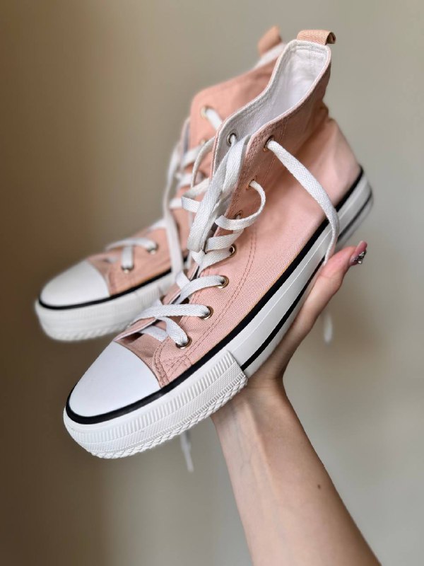 Кеды Convers, Розовые кеды, Винтажные туфли Rieker, Винтажные лоферы Tommy Hilfiger 2