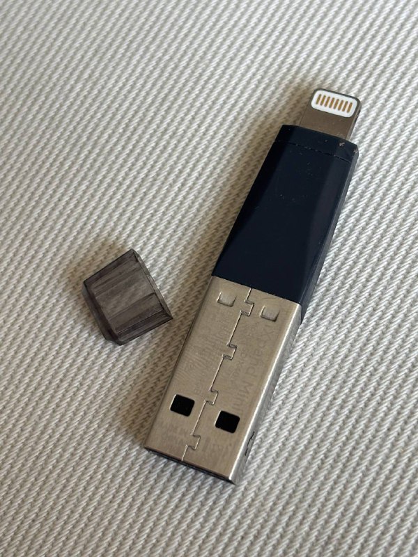 Флэшка Sandisk lightning-usb, ремень Nikon, фотосумка Crumpler 2