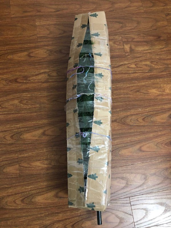 Елка с украшениями, гирлянды 2