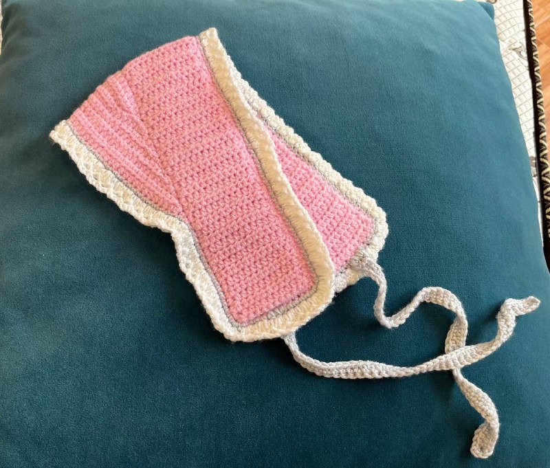 Розовый чепец ручной работы с имитацией кружева