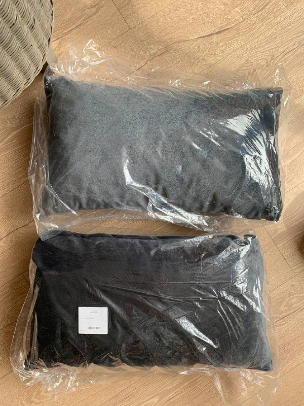 Диванные подушки, часы, скалка, приставка, стульчик, детские ботиночки, сумка-холодильник