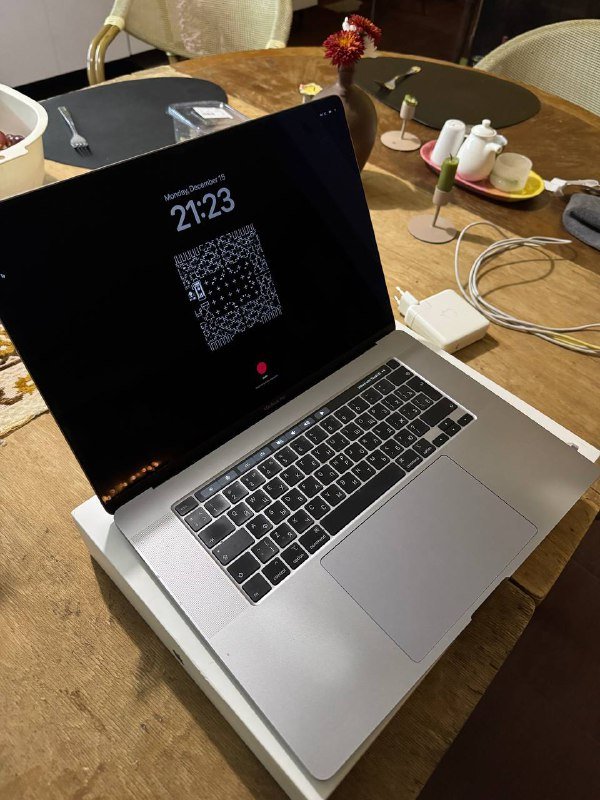 MacBook Pro 16" (2019) Intel Core i9 16 GB RAM SSD 1 TB