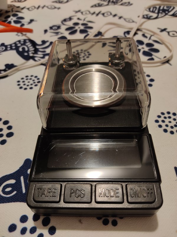 Системный блок, VR-шлем HTC Vive Pro 2, клавиатура, стол, 3 стула, весы 9