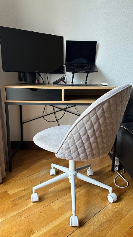 Письменный стол 48 х 95, стул Jysk 2