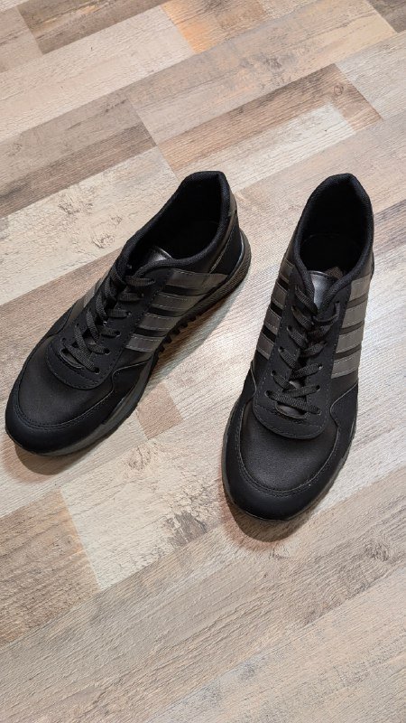 Кроссовки мужские 42