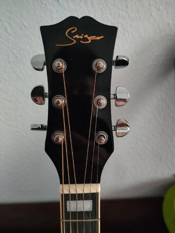 Гитара с чехлом