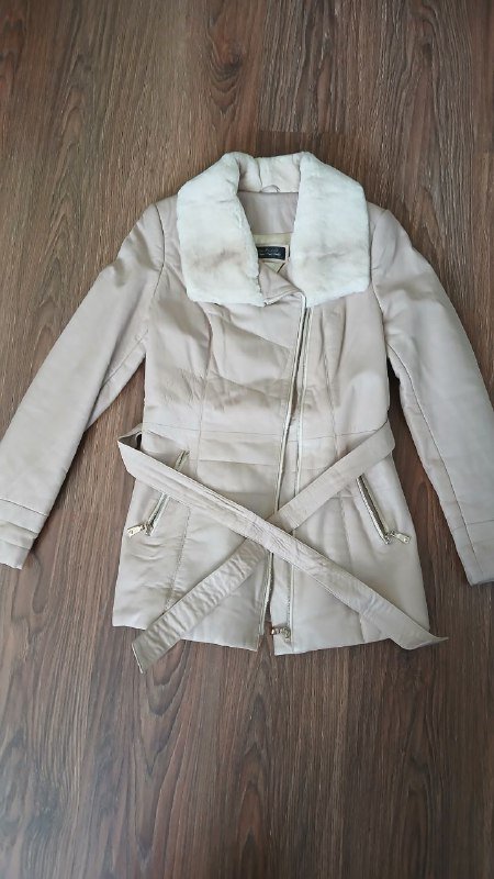 Кожанная белая куртка