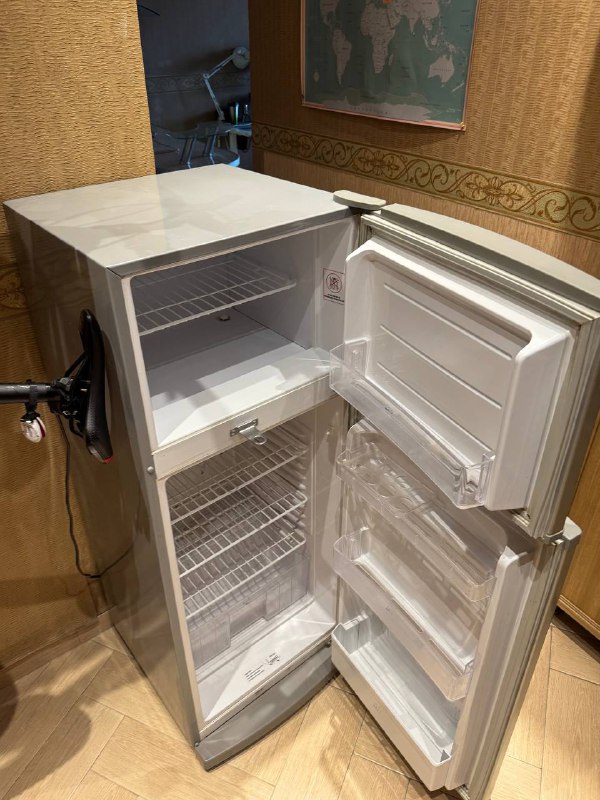 компактный двухкамерный холодильник Sanyo 4