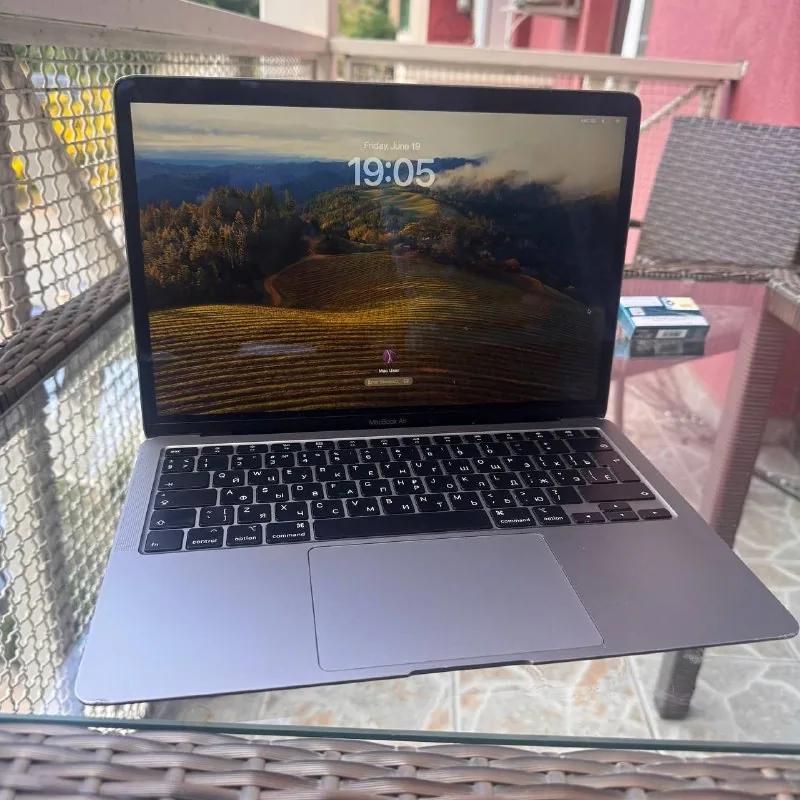 MacBook M1 8 GB 512 GB