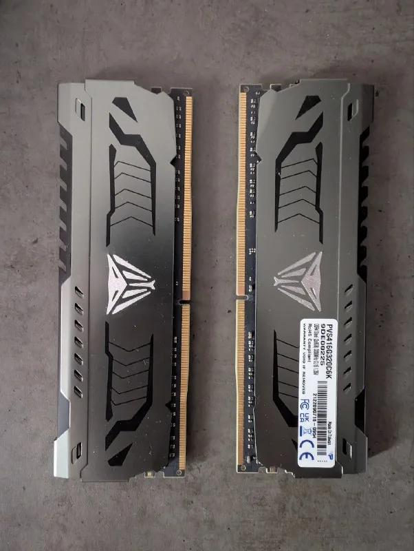 Оперативная память 8 ГБ DDR4 3200 МГц
