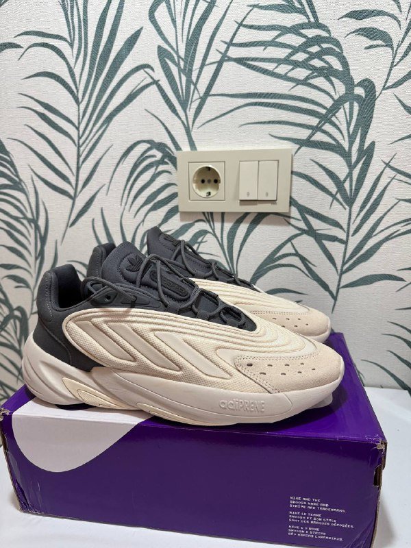 Кроссовки Adidas Ozelia мужские размер 42 3