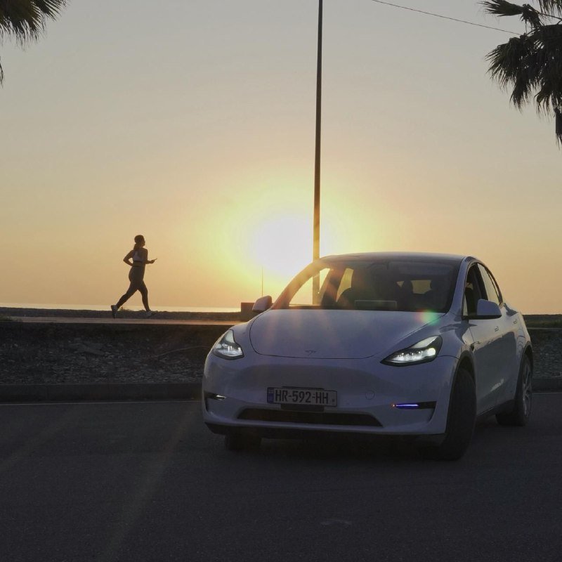 Tesla Model Y Long Range 2
