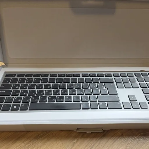 Беспроводная клавиатура Dell KB700