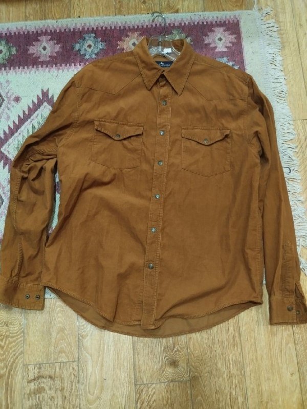 Джинсы SHU, Штаны UNIQLO карго, Шорты H and M, Рубашка вельветовая, Кепки, Книги 5