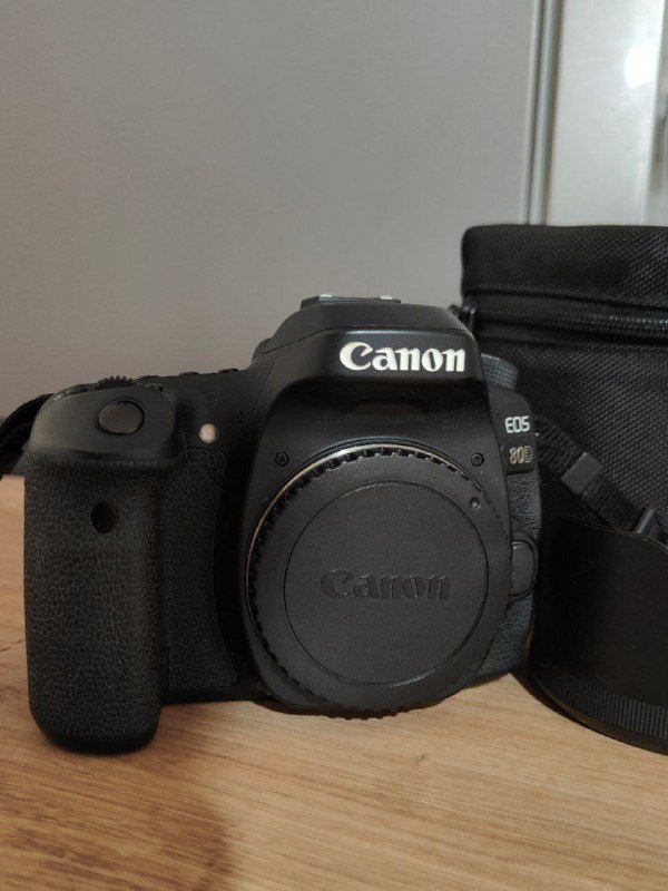 Фотоаппарат Canon 80D и объектив Sigma 35mm f/1.4 4