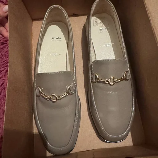 Женские лоферы Bata