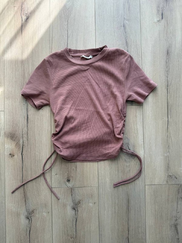 Сумка Jacquemus, топ с юбкой, юбка красная, боди, футболка, платья, шлепки Hermes, комбинезон 5