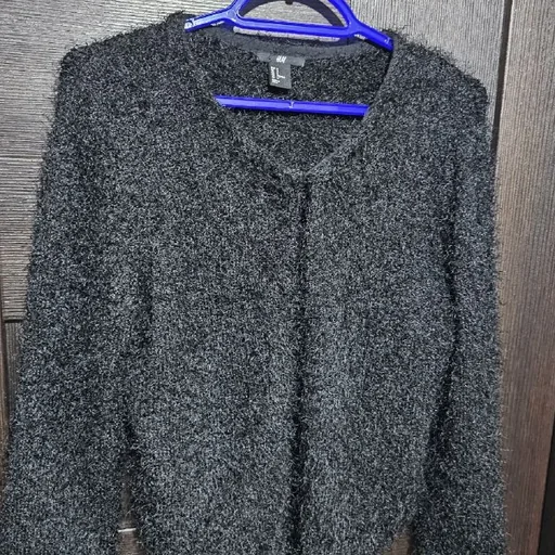 Чёрный пушистый кардиган H&M