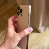 IPhone 16 Pro Max с чехлами 4