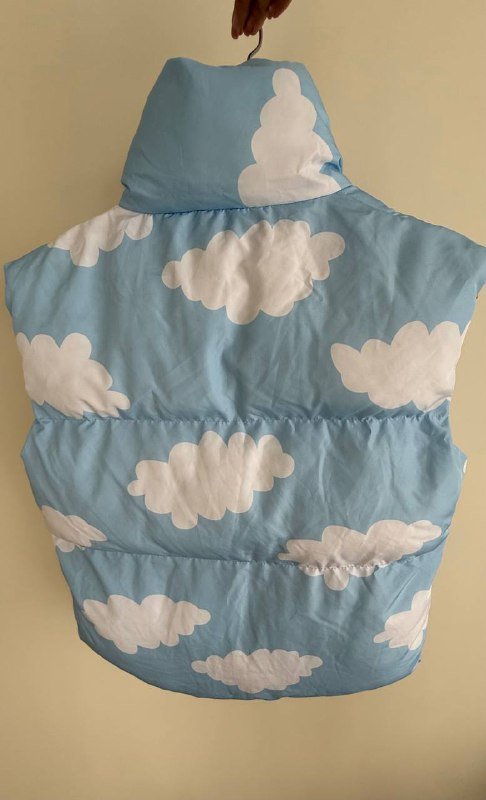 Жилетка женская голубая с облаками, размер S 2