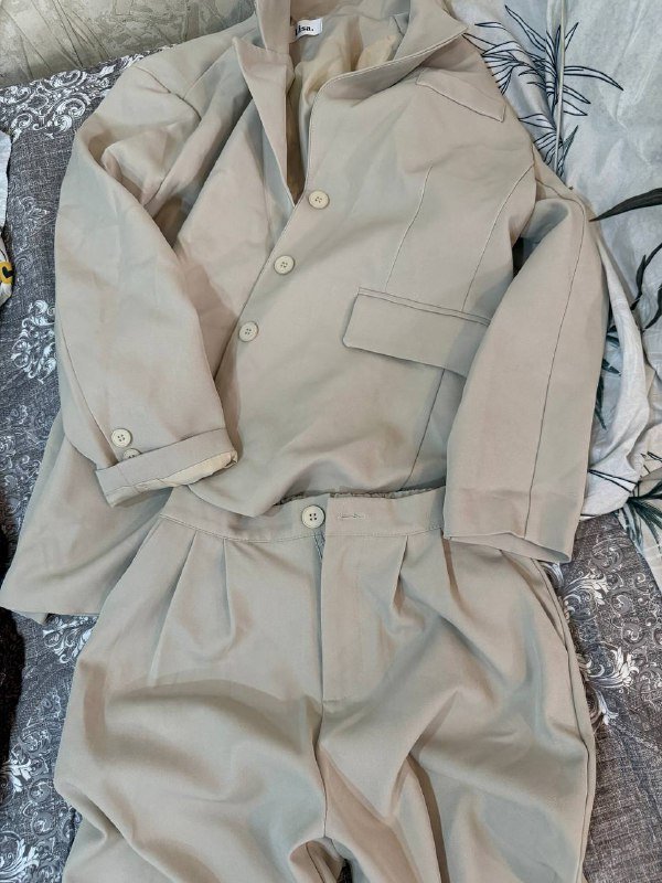 Женский костюм бежевого цвета, размер 38-40