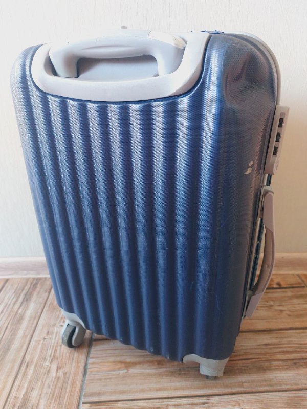 Синий чемодан ручная кладь б/у 3