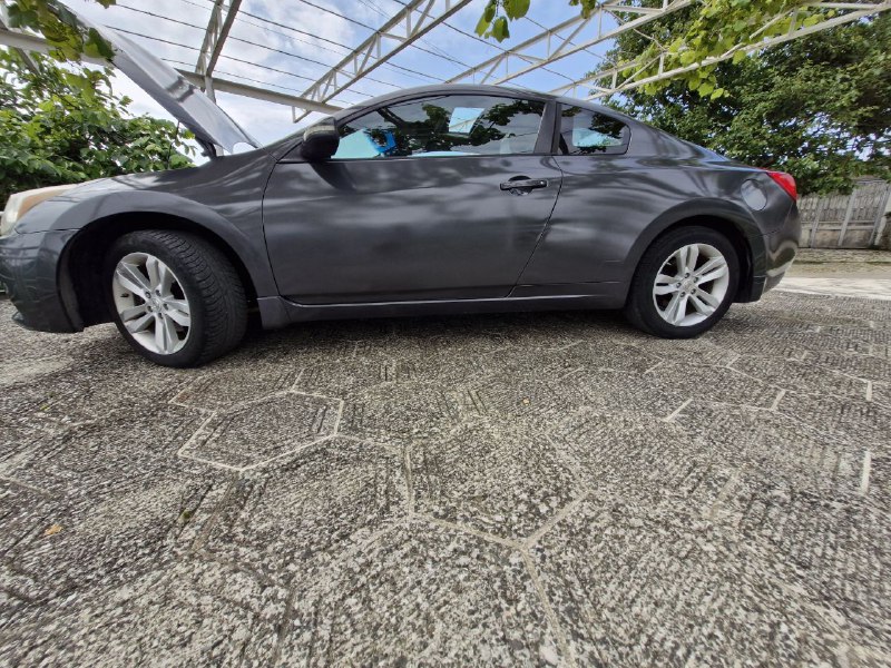 Nissan altima cupe 2012 6