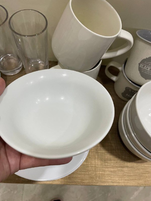 тарелки, пиалы, черпак, ложки, щетка для посуды, стаканы 5