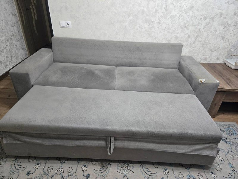Серый раскладной диван и два кресла 2