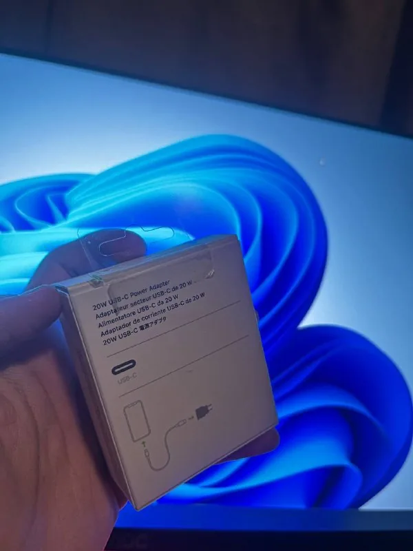Оригинальный блок питания Apple USB-C 20W 1