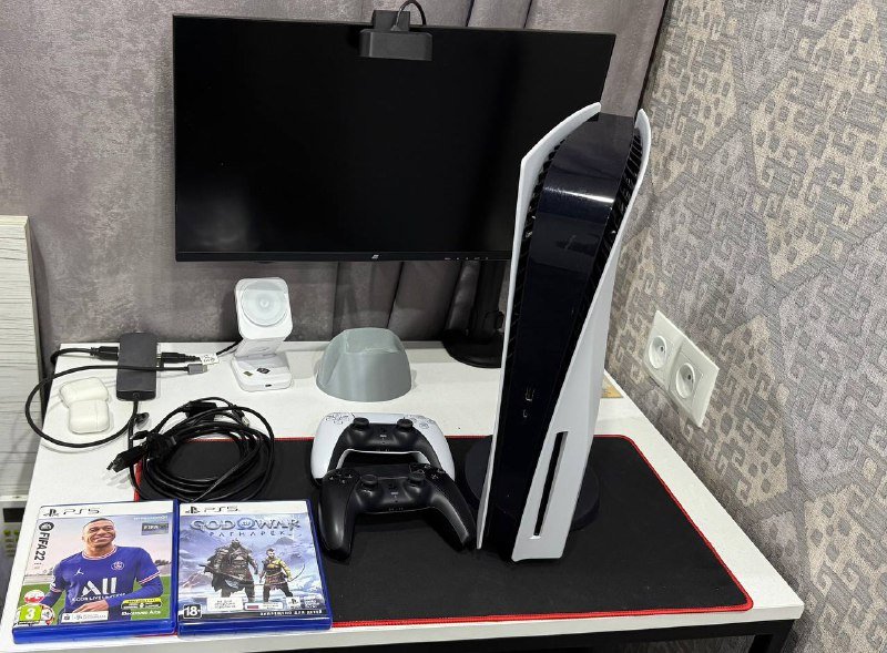 PlayStation 5 консоль, подставка, 2 геймпада, 2 диска