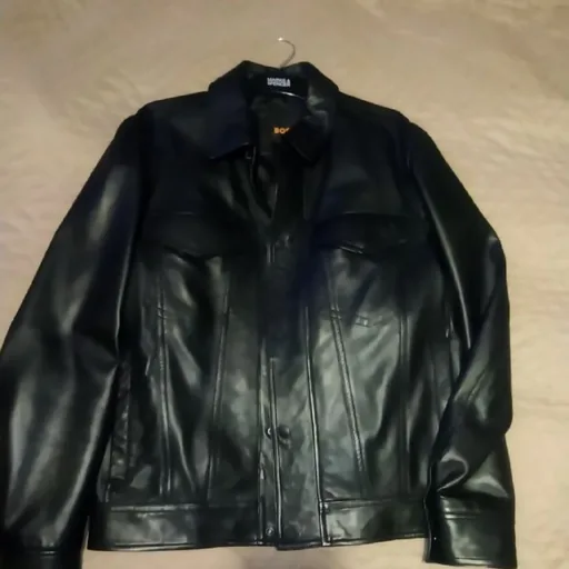 HUGO BOSS кожаная куртка