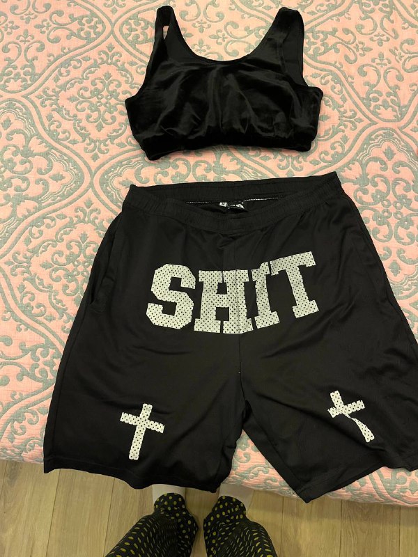 Free clothing items: jacket, cap, bra, shorts 3