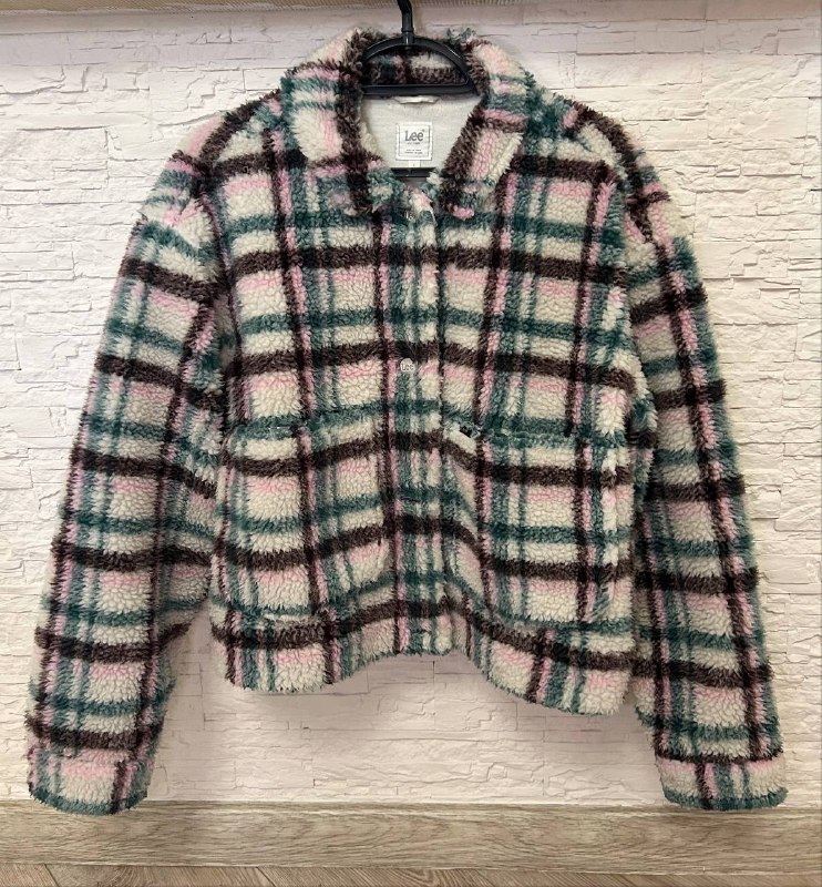 Куртка Lee, Купальник Oysho, Панамка Vans 5