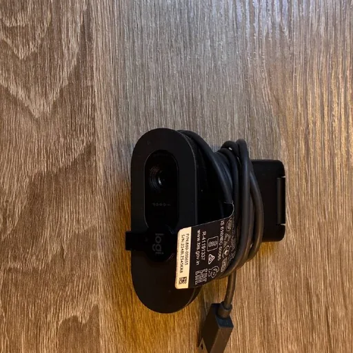 Веб-камера Logitech BRIO 100