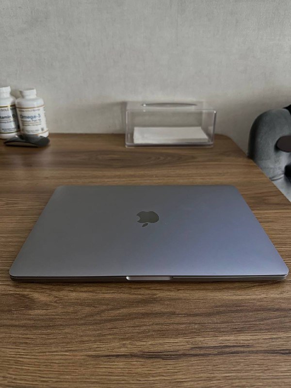 MacBook Pro 13 M1 2020 touch bar, 8GB RAM, 256GB SSD 2