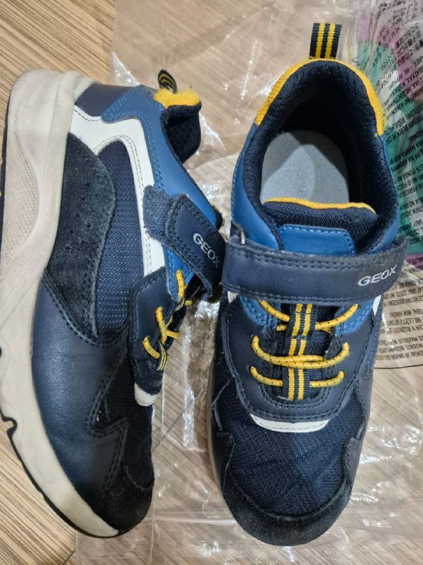 Детские кроссовки размер 34