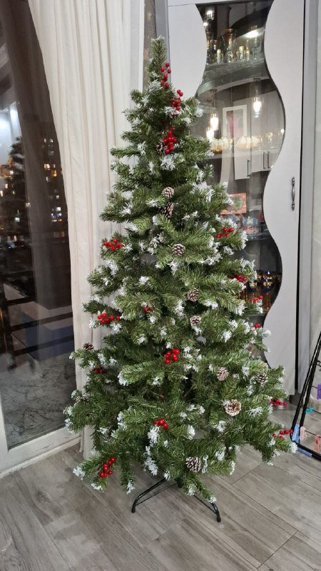 Ёлка с игрушками 1