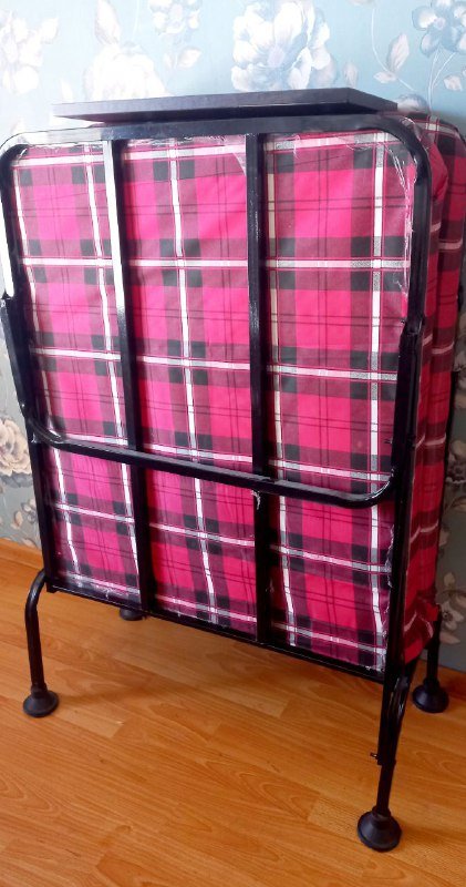 Стол рабочий, раскладушка, электрическая духовка, электрокофеварка 4