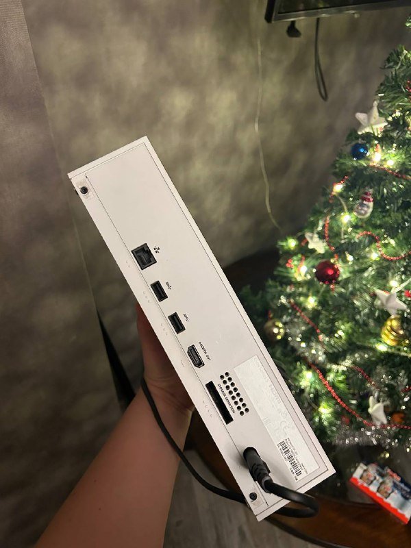 Xbox S 512 ГБ с геймпадом 2