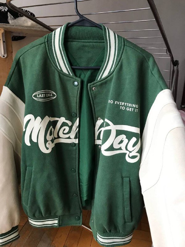 Утеплённый бомбер bershka