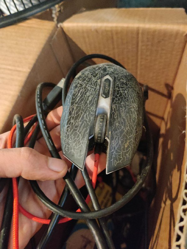 Эспандер, скакалка, мышка, лампы, охлаждение, коробки от Mac iPhone, клавиатуры 7