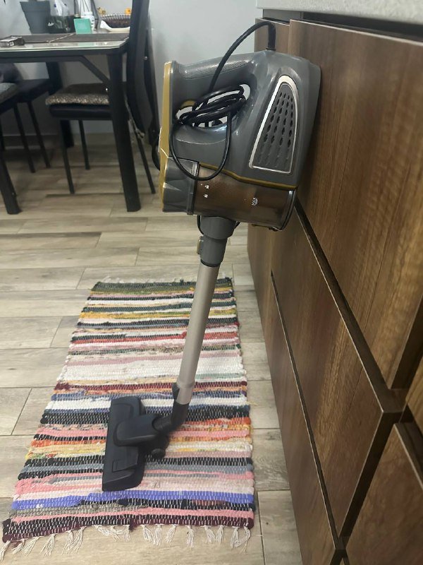 Пылесос, кувшин, канделябры, весы, коврики 8