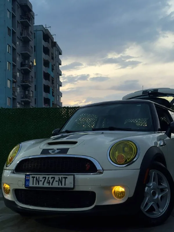 Mini Cooper S 2009 1