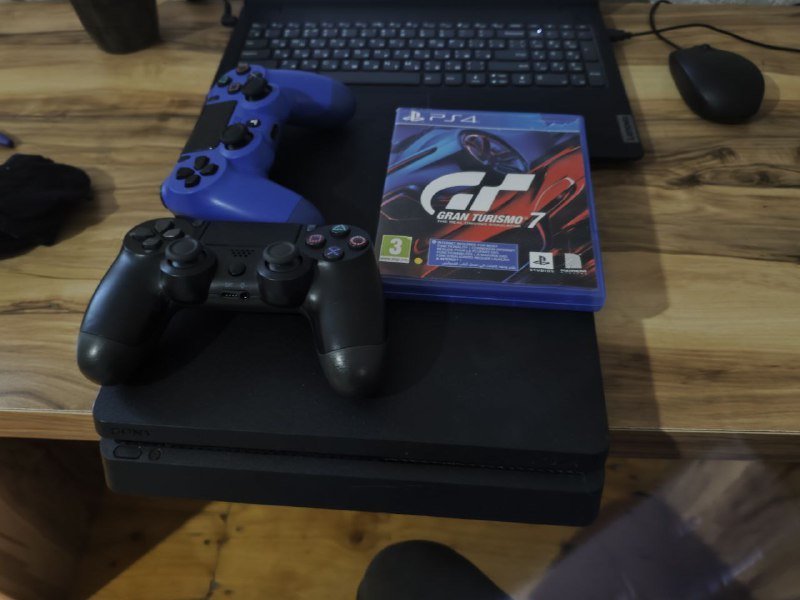 PS4 Slim 1 ТБ, джойстик, кабели, игра Gran Turismo 5